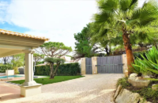 Exceptional Villa With Swimming Pool Close to Beach & Golf. Ideal for Families