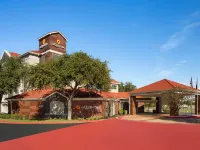 La Quinta Inn & Suites by Wyndham Dallas Arlington South Hotels in Arlington