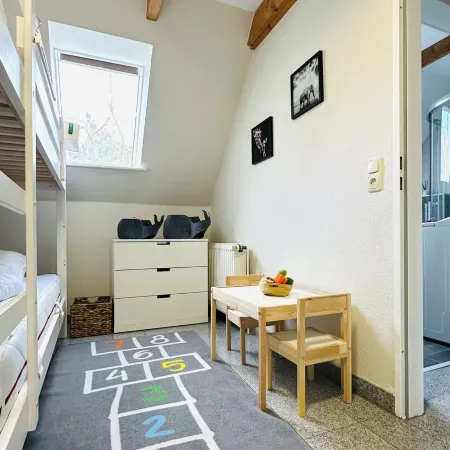 First class house close to the beach, fenced garden 8 adults + children