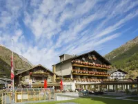 Typically Swiss Hotel Täscherhof Hotels in Tasch