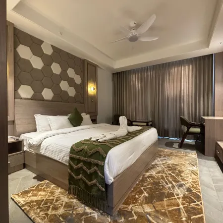 White Wharf Manesar Отели рядом с достопримечательностью «Курорт Аапно Гхар»