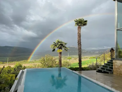 Le Grand Cru Villa - Award Winning Holiday Home 2025 - parking