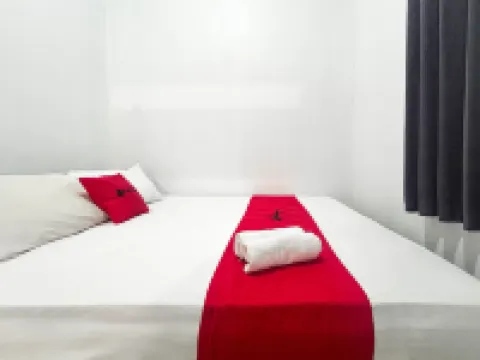 RedDoorz @ Pondok Diana Pantai Ujung Genteng 4 Hotels in Ciracap