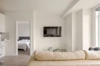 Serene Oakville Retreat - Modern 2-Bedroom Apartment
