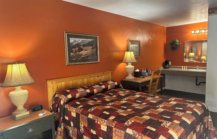 Rustic Inn Motel