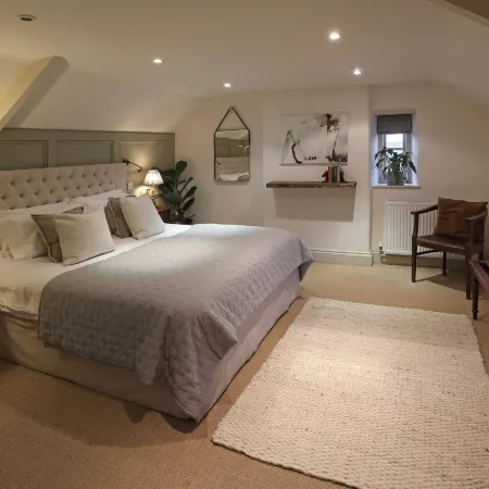 The Feathered Nest Inn