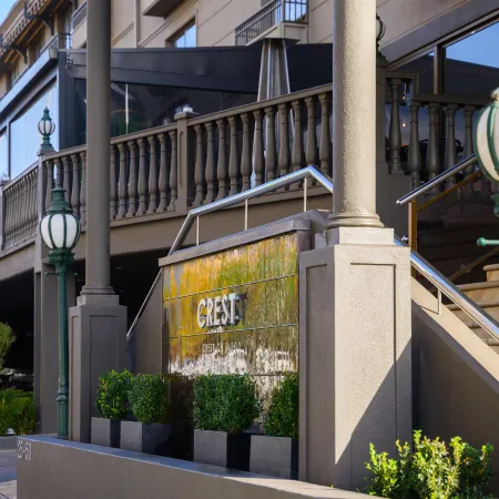 Crest on Barkly Hotel Отели рядом с достопримечательностью «Прахран»