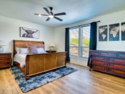 Brand New! 4-Bedroom Home with 70’ Driveway! Hotels in La Paz County