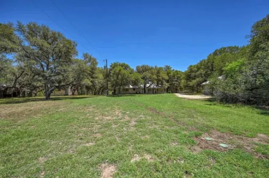 StunningHome on the Blanco River