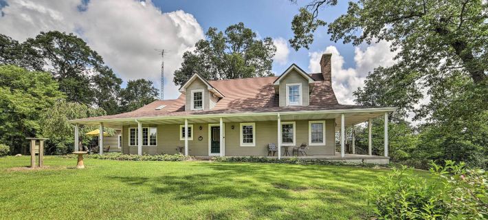 Family Friendly! Long Noble Lake Gem w/ Game Room Hotels in Branch County