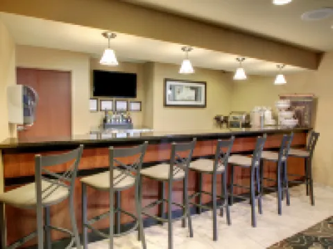 Cobblestone Inn & Suites - Corry Hotels in Corry
