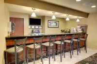 Cobblestone Inn & Suites - Corry - Parkering
