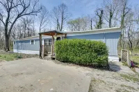 6 Mi to Fort Knox! Rural Family Home, Pets Welcome - 2-Star