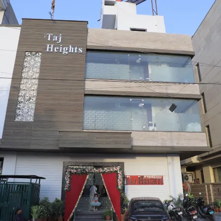 Hotel Taj Heights