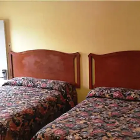 Parkway Motel