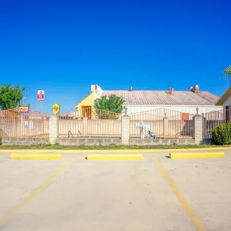 Pleasanton Executive Inn by OYO