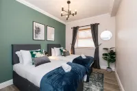 GuestReady - 2Bed Beachside Home w Private Garden - Hot Tub