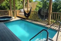 Gatsby’s Main Level. Ocean Bay Park. Heated Saltwater Pool + Hot Tub. Sleeps 12