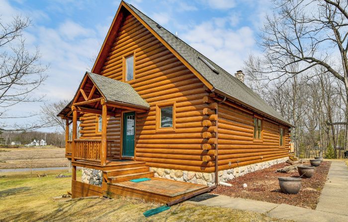 Group Fun on Tittabawassee River! Large Log Cabin