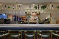 Hilton Cobham - bar