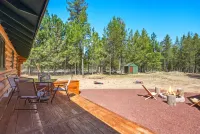 Lucky Logger Cute and Cozy Cabin Getaway