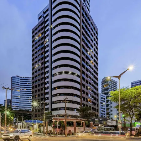 Mercure Fortaleza Meireles Отели рядом с достопримечательностью «Пляж Мейрелеш»