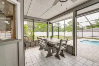 Coastal Group Getaway Near Three Sisters Springs - 3-Star