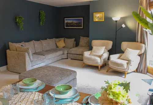 City Centre Gem | Balcony, 2 Baths & Free Parking - 2 ดาว