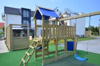 Apartamenty Villa Baltica Rewal - Jacuzzi na Dachu, wi-fi, Parking w Cenie - Parkering