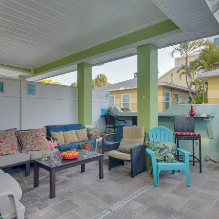 Breezy White Sands House Steps to Gulf Shore!