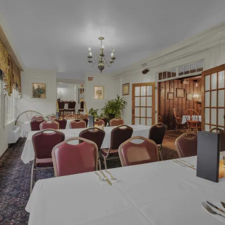 Lamies Inn & the Old Salt Tavern