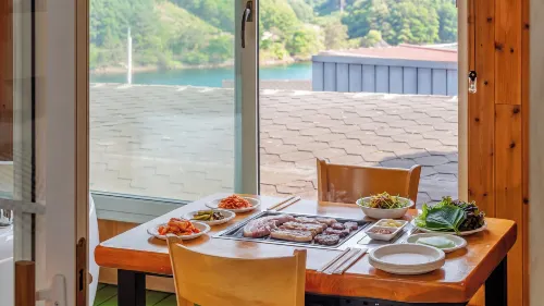 Pocheon la VIE En Rose Pension - Mountain view