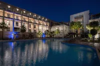 Dominium Hotel - Pools
