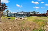 882 Cody Avenue - 3 tähden