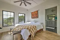 Chic Fredericksburg Retreat - Near Wineries! - spa