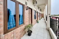 RedDoorz at Golden Cempaka Medan - Homestays