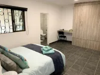 Spacious 2-bedroom Apartment With Garden View in Hartbeespoort - Apartments
