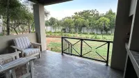 Spacious 2-bedroom Apartment With Garden View in Hartbeespoort - Apartments