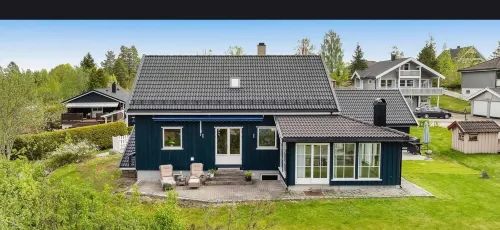Nice small  room15 min by car to Oslo airport - Homestays
