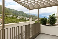 SIRO Porto Montenegro - Mountain view