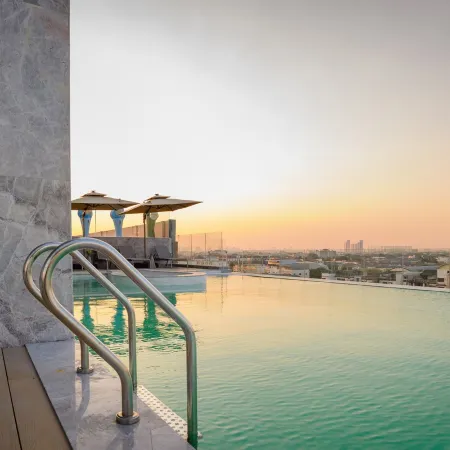 NAWAMIN 95 HOTEL• infinite pool