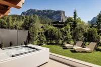 Boutique Hotel Nives - Luxury & Design in the Dolomites - Hot Tub