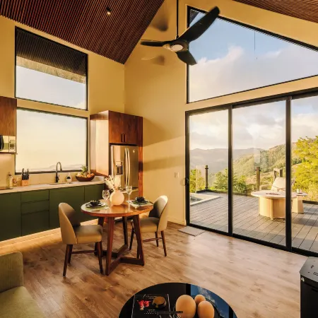 Lakay Monteverde: Heated Pool, Golf Cart Breakfast