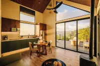 Lakay Monteverde: Heated Pool, Golf Cart Breakfast - Spa