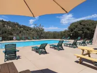 Wildhaven Yosemite Glamping - Pools