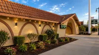 Grapevine Inn - 2-Star
