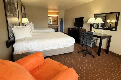 Baymont by Wyndham New Braunfels TX - parking