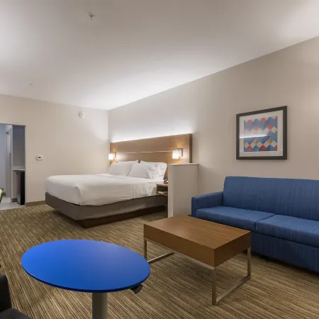 Holiday Inn Express & Suites SAN MARCOS SOUTH by IHG