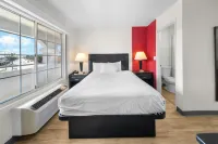 Ramada by Wyndham Ontario - 2-Star