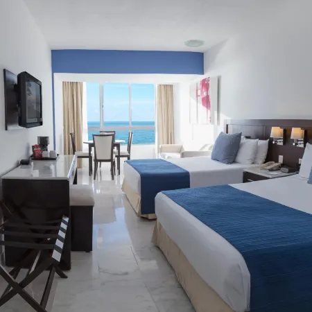 Park Royal Beach Mazatlán